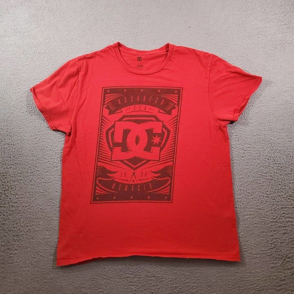 DC Shirt Womens Large Red Graphic Print Skater Skateboard Thrashed Distressed - Picture 1 of 14